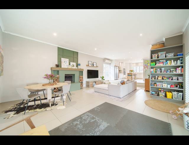 3 BEDROOM HOUSE FOR SALE IN BEACON BAY